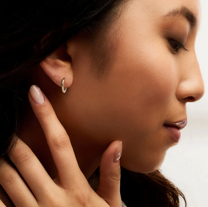 2mm 14K gold small earrings, 1/2 inch - Image 6