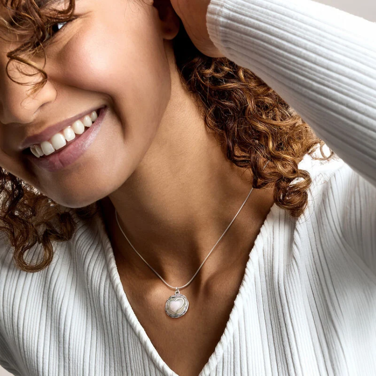 Sterling silver mother-of-pearl heart-shaped necklace - Imagen 7